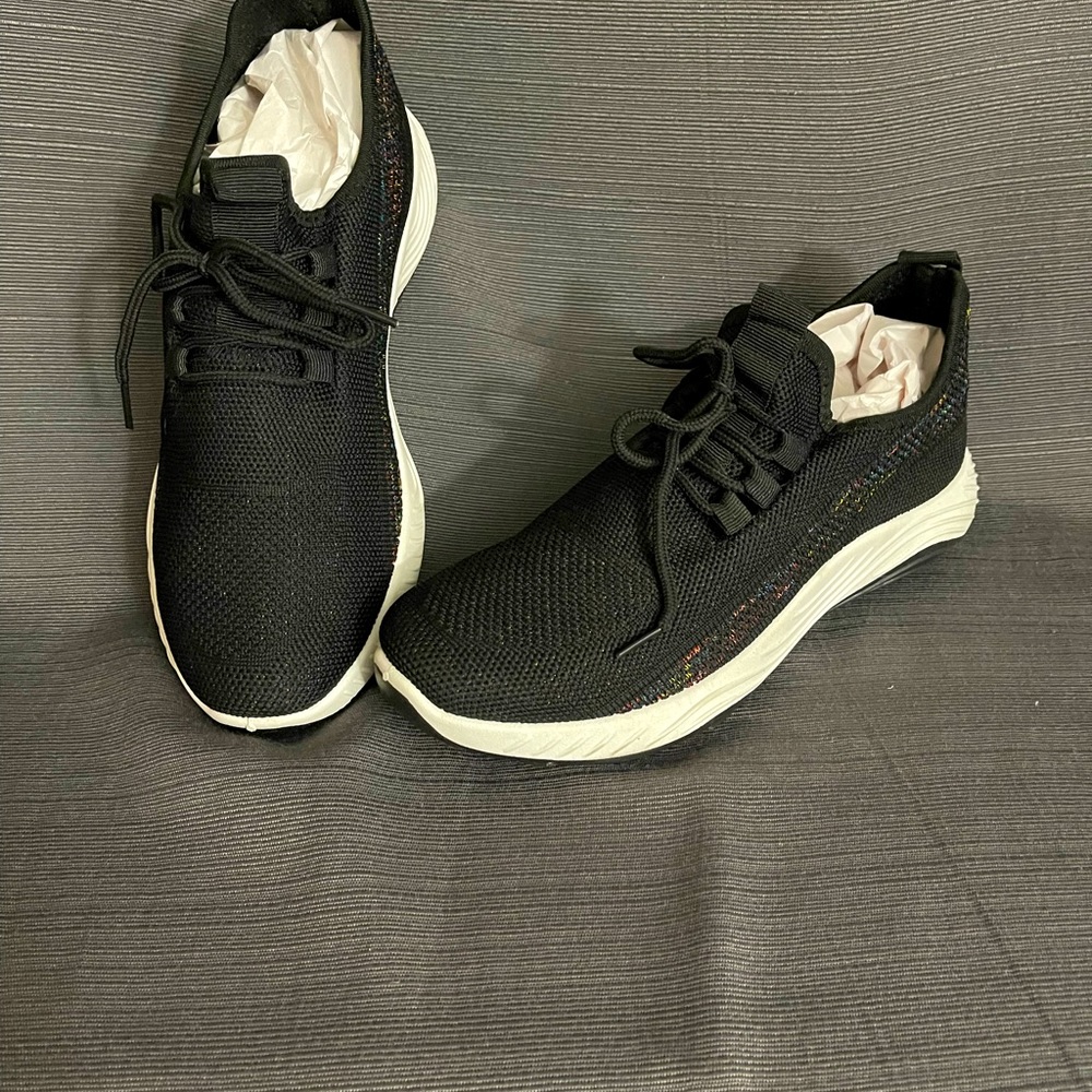 Wanted Sneakers
